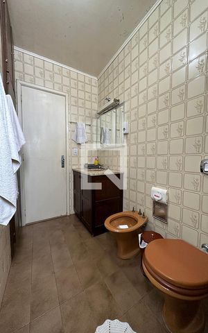 Casa à venda com 270m², 3 quartos e 2 vagasBanheiro