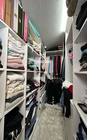 Casa à venda com 270m², 3 quartos e 2 vagasCloset