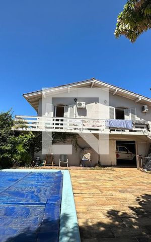 Casa à venda com 270m², 3 quartos e 2 vagasQuintal