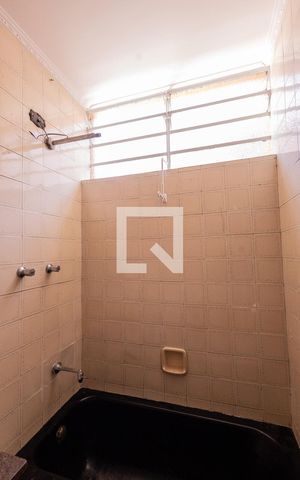Casa à venda com 100m², 2 quartos e sem vaga Casa à venda com 100m², 2 quartos e sem vagaBanheiro Social