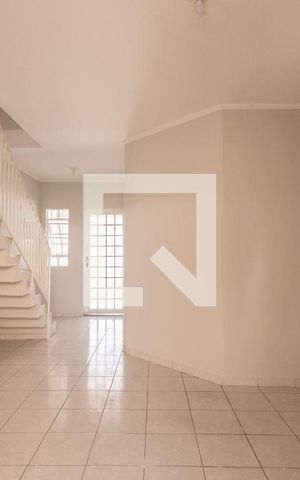 Casa à venda com 100m², 2 quartos e sem vaga Casa à venda com 100m², 2 quartos e sem vagaSala