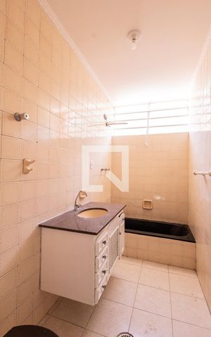 Casa à venda com 100m², 2 quartos e sem vaga Casa à venda com 100m², 2 quartos e sem vagaBanheiro Social
