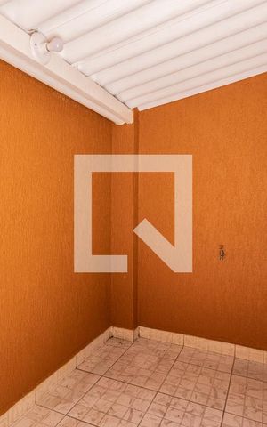 Casa à venda com 100m², 2 quartos e sem vaga Casa à venda com 100m², 2 quartos e sem vagaQuarto serviço