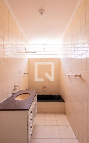 Casa à venda com 100m², 2 quartos e sem vaga Casa à venda com 100m², 2 quartos e sem vagaBanheiro Social