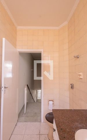 Casa à venda com 100m², 2 quartos e sem vaga Casa à venda com 100m², 2 quartos e sem vagaBanheiro Social
