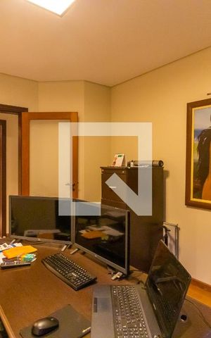 Casa à venda com 407m², 3 quartos e 4 vagas Casa à venda com 407m², 3 quartos e 4 vagas Suíte 2