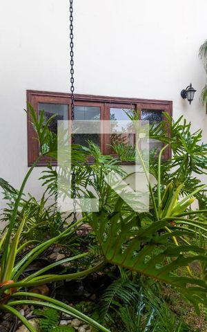Casa à venda com 407m², 3 quartos e 4 vagas Casa à venda com 407m², 3 quartos e 4 vagasJardim