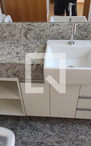 Apartamento à venda com 57m², 2 quartos e 2 vagas Apartamento à venda com 57m², 2 quartos e 2 vagasBanheiro