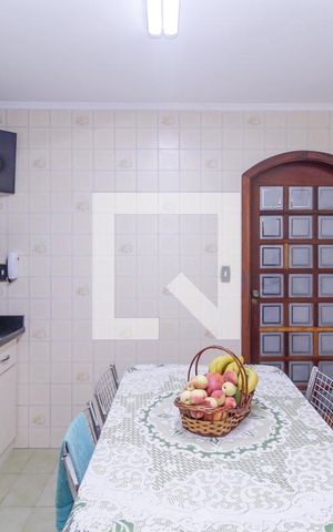 Casa à venda com 170m², 3 quartos e 2 vagas Casa à venda com 170m², 3 quartos e 2 vagasCozinha