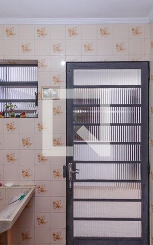 Casa à venda com 170m², 3 quartos e 2 vagas Casa à venda com 170m², 3 quartos e 2 vagasÁrea de Serviço