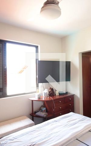 Casa à venda com 285m², 4 quartos e 4 vagasSuíte 