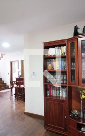 Casa à venda com 285m², 4 quartos e 4 vagasSala 