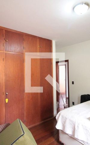Casa à venda com 285m², 4 quartos e 4 vagasQuarto 