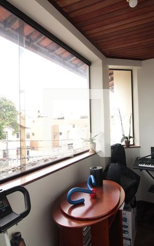 Casa à venda com 285m², 4 quartos e 4 vagasVaranda 