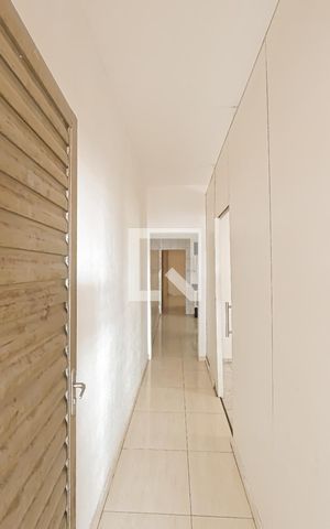 Casa para alugar com 76m², 2 quartos e sem vaga Casa para alugar com 76m², 2 quartos e sem vagaCorredor