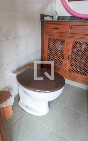 Casa à venda com 350m², 4 quartos e 6 vagasBanheiro da Churrasqueira