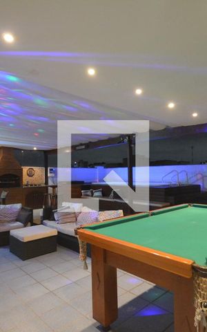 Apartamento à venda com 200m², 3 quartos e 2 vagasCobertura com piscina / Churrasqueira