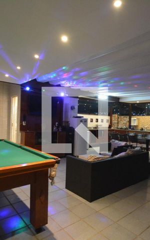 Apartamento à venda com 200m², 3 quartos e 2 vagasCobertura com piscina / Churrasqueira