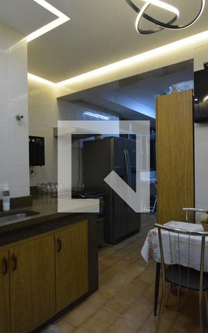 Apartamento à venda com 200m², 3 quartos e 2 vagasCozinha