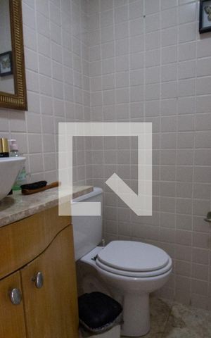Casa de condomínio para alugar com 240m², 4 quartos e 2 vagas Casa de condomínio para alugar com 240m², 4 quartos e 2 vagasLavabo