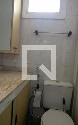 Casa de condomínio para alugar com 240m², 4 quartos e 2 vagas Casa de condomínio para alugar com 240m², 4 quartos e 2 vagasBanheiro da Suíte 3