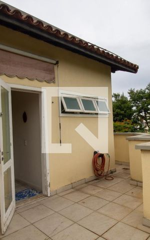 Casa de condomínio para alugar com 240m², 4 quartos e 2 vagas Casa de condomínio para alugar com 240m², 4 quartos e 2 vagasVaranda do Terceiro Andar