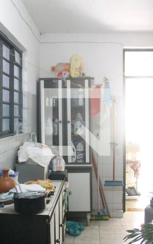 Casa à venda com 177m², 3 quartos e 2 vagas Casa à venda com 177m², 3 quartos e 2 vagasÁrea de Serviço