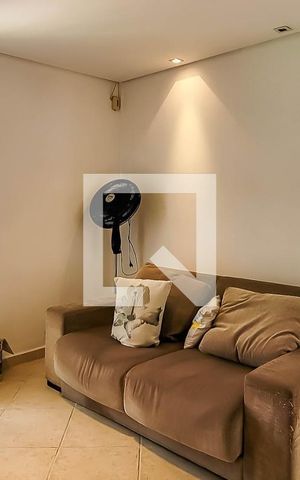 Casa à venda com 225m², 3 quartos e 3 vagas Casa à venda com 225m², 3 quartos e 3 vagasSala
