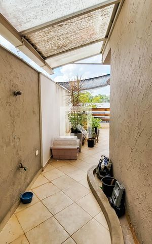 Casa à venda com 225m², 3 quartos e 3 vagas Casa à venda com 225m², 3 quartos e 3 vagasCorredor