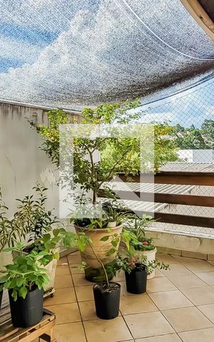Casa à venda com 225m², 3 quartos e 3 vagas Casa à venda com 225m², 3 quartos e 3 vagasEspaço Gourmet