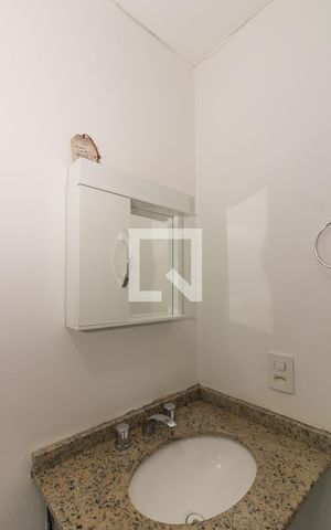 Apartamento à venda com 66m², 2 quartos e 1 vaga Apartamento à venda com 66m², 2 quartos e 1 vagaBanheiro