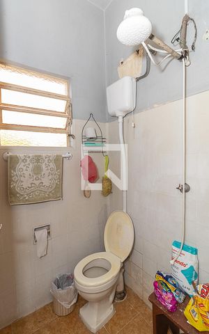Casa à venda com 150m², 3 quartos e 4 vagas Casa à venda com 150m², 3 quartos e 4 vagasBanheiro de Serviço