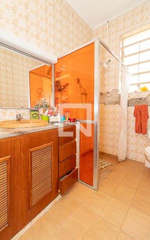Casa à venda com 150m², 3 quartos e 4 vagas Casa à venda com 150m², 3 quartos e 4 vagasBanheiro