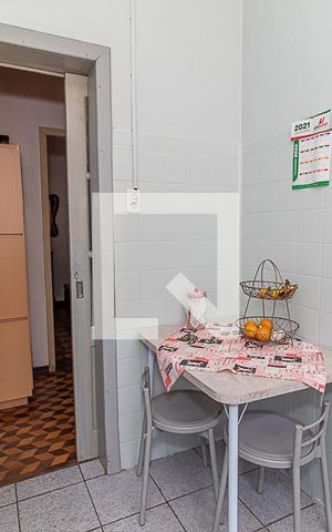 Casa à venda com 150m², 3 quartos e 4 vagas Casa à venda com 150m², 3 quartos e 4 vagasCozinha