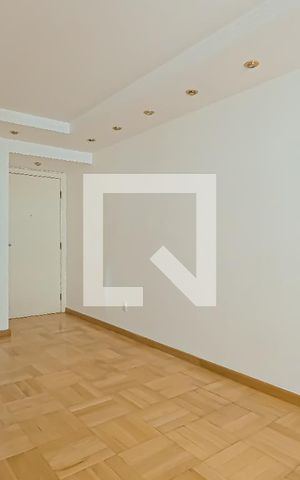 Apartamento à venda com 85m², 3 quartos e 1 vaga Apartamento à venda com 85m², 3 quartos e 1 vagaSala