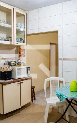 Casa à venda com 80m², 2 quartos e 3 vagas Casa à venda com 80m², 2 quartos e 3 vagasCozinha