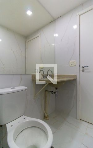 Apartamento para alugar com 35m², 0 quarto e 1 vaga Apartamento para alugar com 35m², 0 quarto e 1 vagaBanheiro