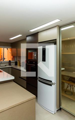 Casa à venda com 220m², 3 quartos e 3 vagasCozinha