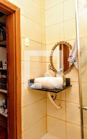 Casa à venda com 394m², 3 quartos e 1 vagaBanheiro 1