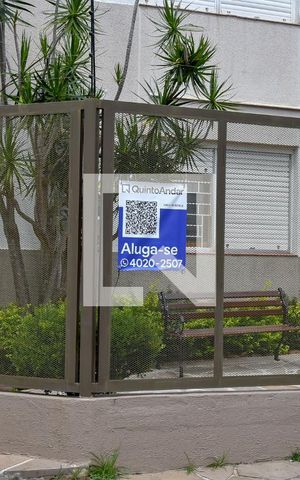 Apartamento para alugar com 107m², 3 quartos e 1 vaga Apartamento para alugar com 107m², 3 quartos e 1 vagaInstalação da plaquinha na fachada