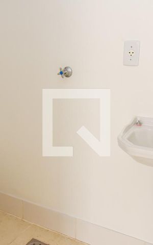 Apartamento para alugar com 107m², 3 quartos e 1 vaga Apartamento para alugar com 107m², 3 quartos e 1 vagaBanheiro de serviço