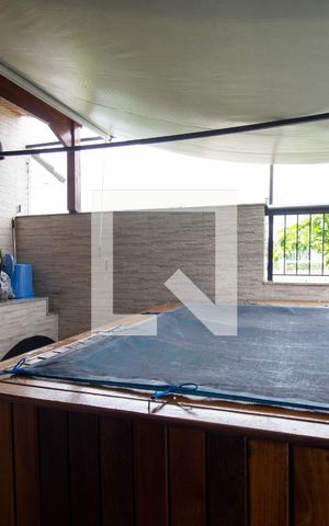 Apartamento para alugar com 265m², 3 quartos e 3 vagas Apartamento para alugar com 265m², 3 quartos e 3 vagasPiscina