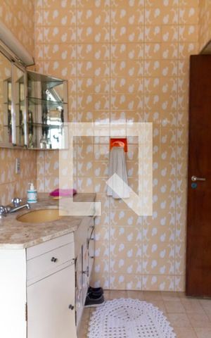 Casa para alugar com 401m², 5 quartos e 8 vagas Casa para alugar com 401m², 5 quartos e 8 vagasBanheiro da Suíte 1