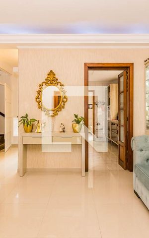 Casa à venda com 296m², 4 quartos e 2 vagas Casa à venda com 296m², 4 quartos e 2 vagasSala