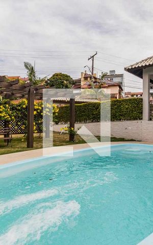 Casa à venda com 296m², 4 quartos e 2 vagas Casa à venda com 296m², 4 quartos e 2 vagasPiscina
