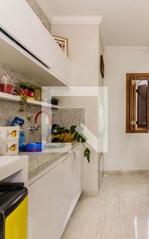 Casa à venda com 296m², 4 quartos e 2 vagas Casa à venda com 296m², 4 quartos e 2 vagasSala de Jantar