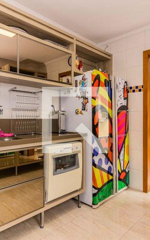 Casa à venda com 296m², 4 quartos e 2 vagas Casa à venda com 296m², 4 quartos e 2 vagasCozinha