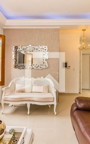 Casa à venda com 296m², 4 quartos e 2 vagas Casa à venda com 296m², 4 quartos e 2 vagasSala