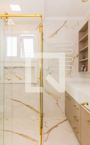 Casa à venda com 296m², 4 quartos e 2 vagas Casa à venda com 296m², 4 quartos e 2 vagasBanheiro da Suite