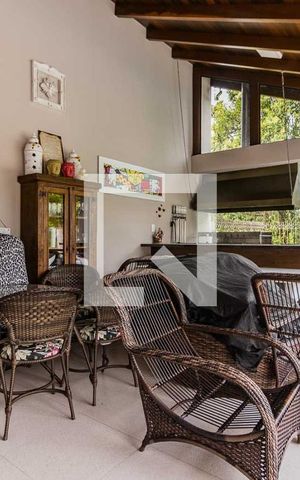 Casa à venda com 296m², 4 quartos e 2 vagas Casa à venda com 296m², 4 quartos e 2 vagasEspaço Gourmet